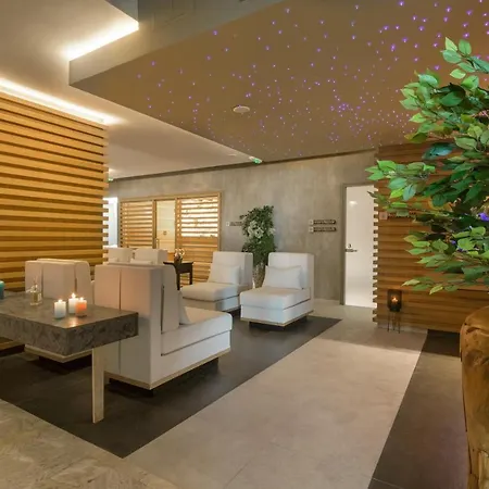 The Palace Hotel, Sunny Day Hotel 5*