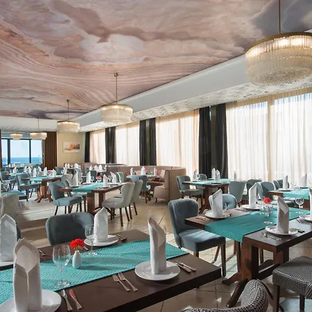 The Palace Hotel, Sunny Day 5* Saints Constantine and Helena