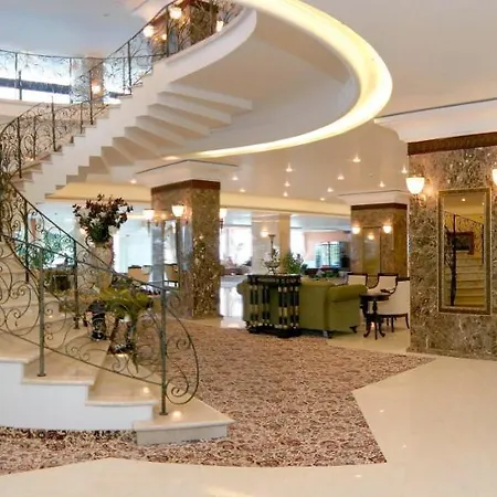 Balneo & The Palace ホテル 5*