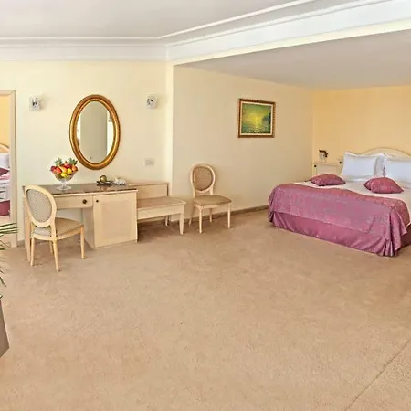 Balneo & The Palace 5*