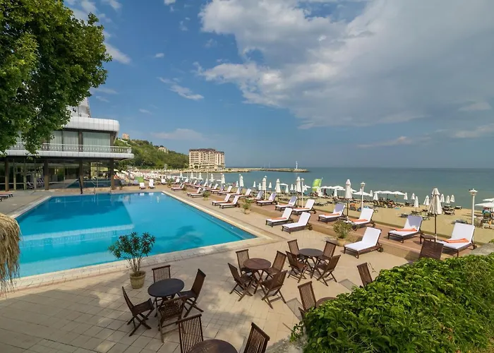 Отель The Palace Hotel, Sunny Day