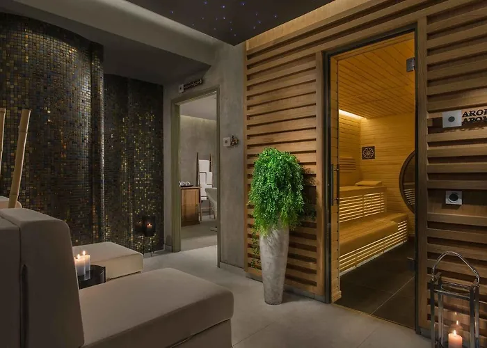 Отель The Palace Hotel, Sunny Day