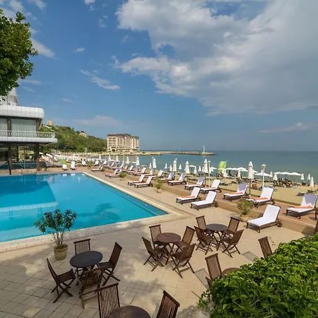 Otel The Palace Hotel, Sunny Day