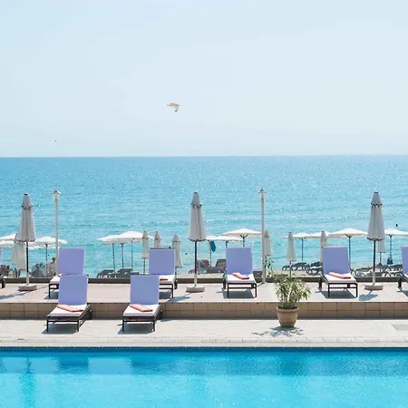 Otel The Palace Hotel, Sunny Day