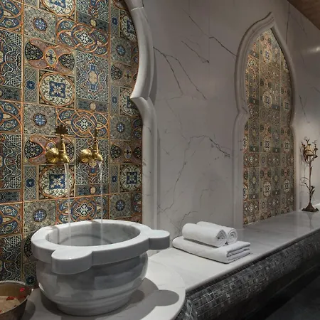 The Palace Hotel, Sunny Day 5*