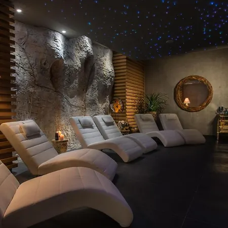 The Palace Hotel, Sunny Day Otel 5*