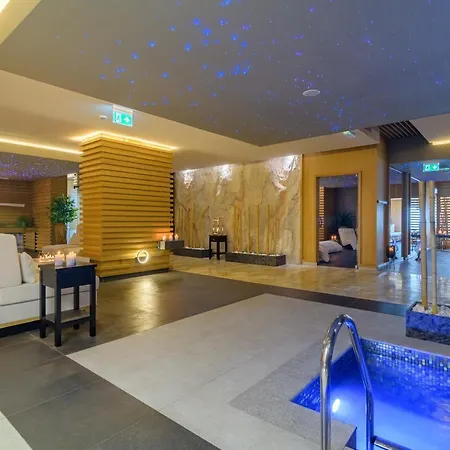 The Palace Hotel, Sunny Day