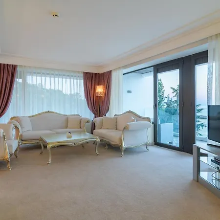 The Palace Hotel, Sunny Day 5* Saints Constantine and Helena