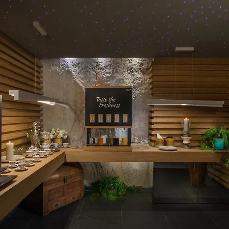 Hotel The Palace Hotel, Sunny Day Saints Constantine and Helena