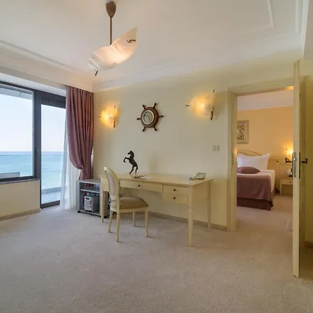 The Palace Hotel, Sunny Day 5* Saints Constantine and Helena