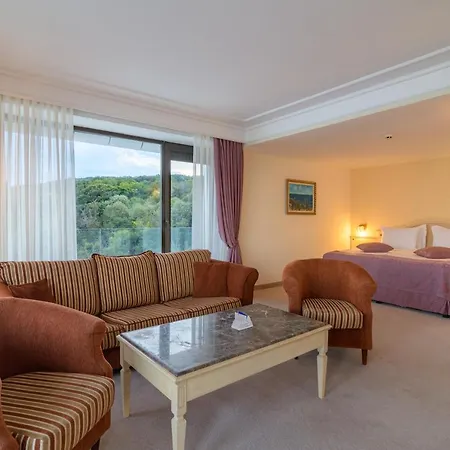 The Palace Hotel, Sunny Day 5* Saints Constantine and Helena