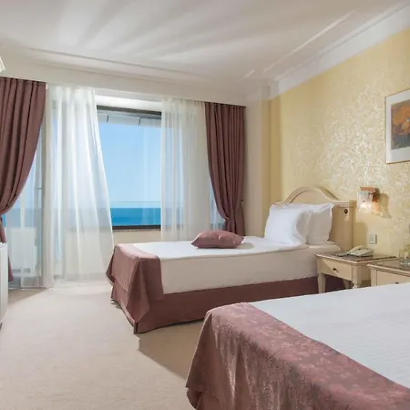 Отель The Palace Hotel, Sunny Day 5*