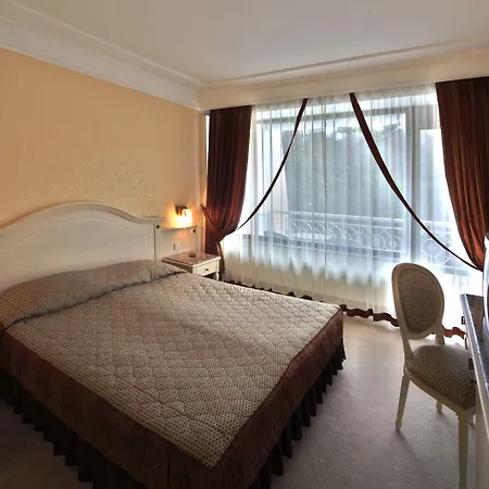 The Palace Hotel, Sunny Day Otel 5*