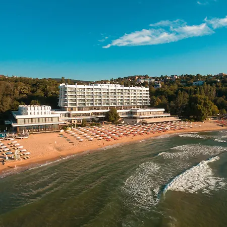 Готель The Palace Hotel, Sunny Day
