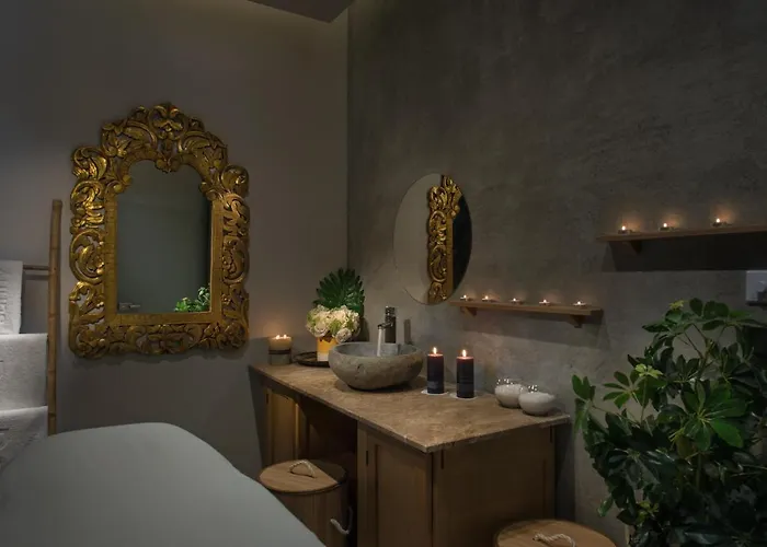 The Palace Hotel, Sunny Day Hotel