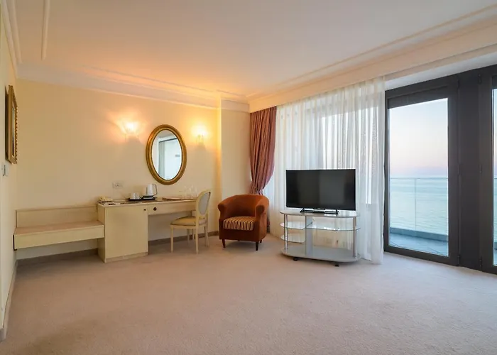 The Palace Hotel, Sunny Day Sankt Konstantin & Helena