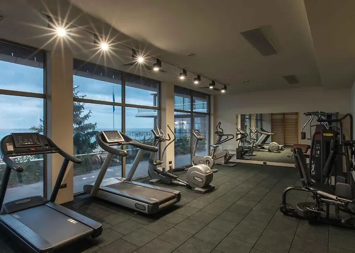 The Palace Hotel, Sunny Day 5*