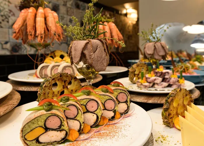 The Palace Hotel, Sunny Day Hotel