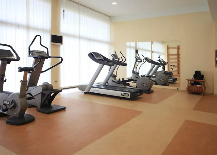 Hotel The Palace Hotel, Sunny Day