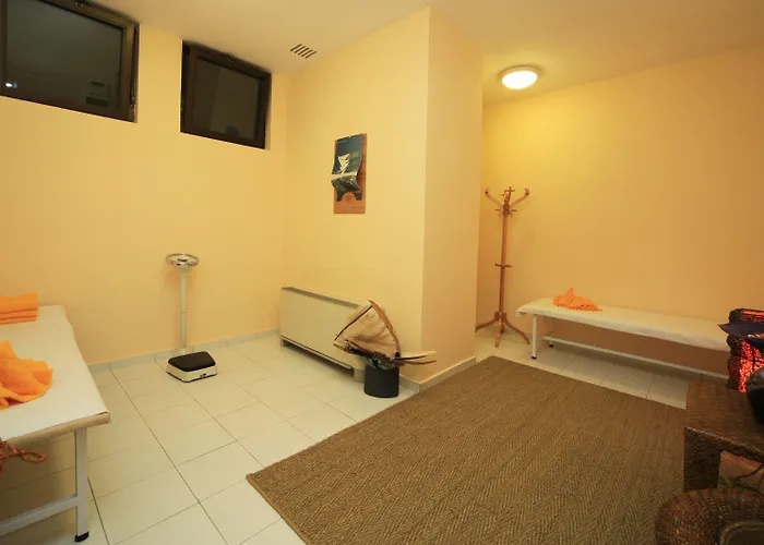 The Palace Hotel, Sunny Day Hotel Sankt Konstantin & Helena